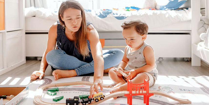 Diversos juguetes para la educación infantil